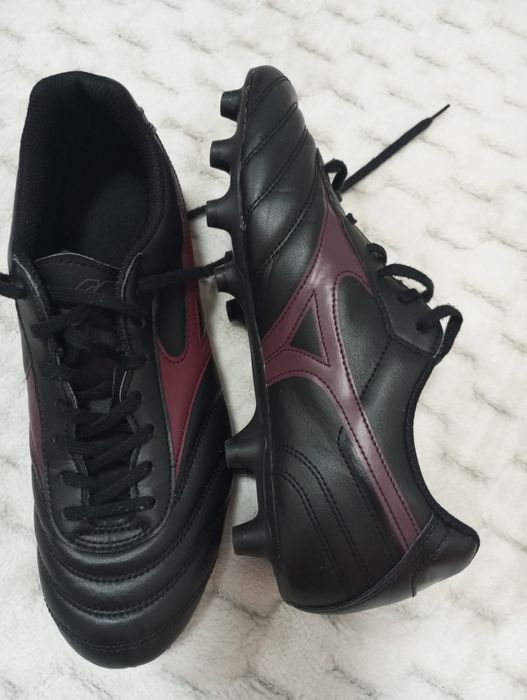 Mizuno-футболни бутонки
