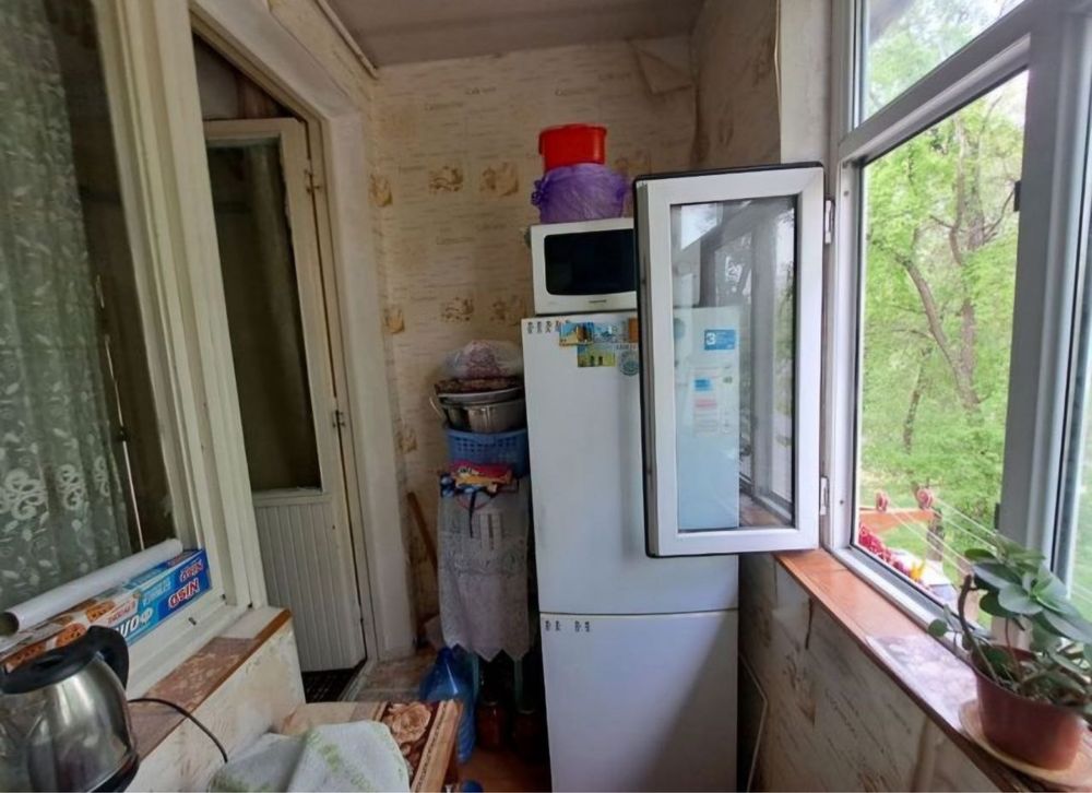Ялангач Продается квартира 2/3/4 балкон 1.5х3 ор-р: Дом быта Школа 190