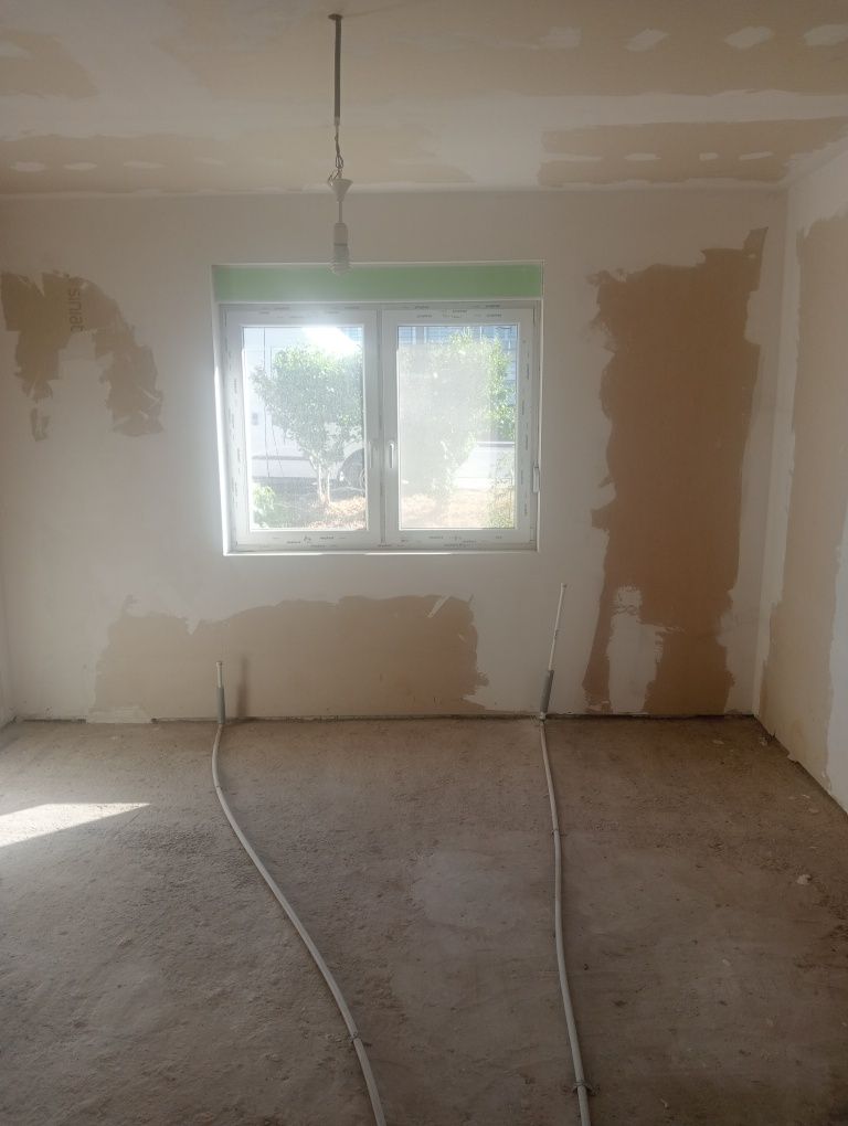 Casa cu teren de vânzare în centrul Sanmartinului