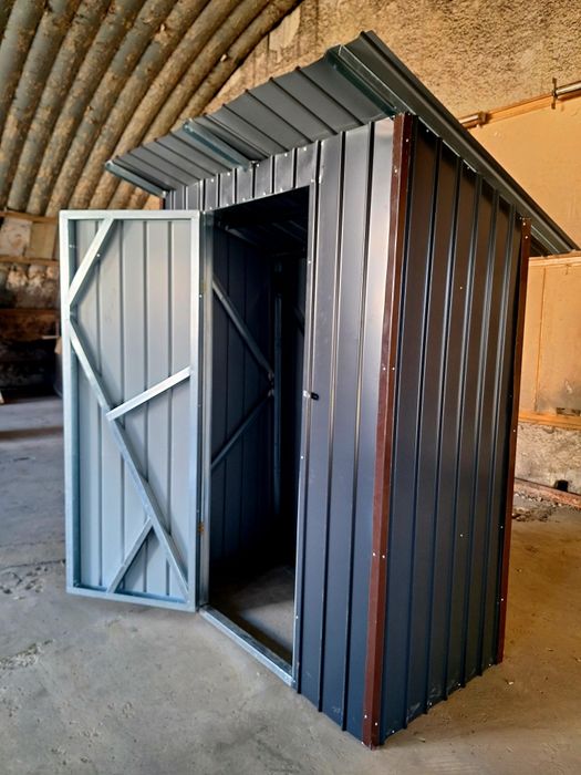 Градинска къща от подцинкована ламарина