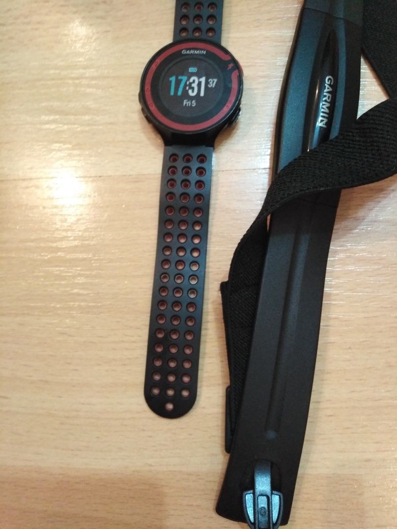 Ceas garmin forerunner 220