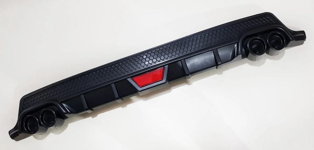 Дифузьор ЧЕРЕН Универсален Спойлер за задната броня на автомобила