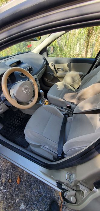 Vand Renault Clio 1.6 benzina