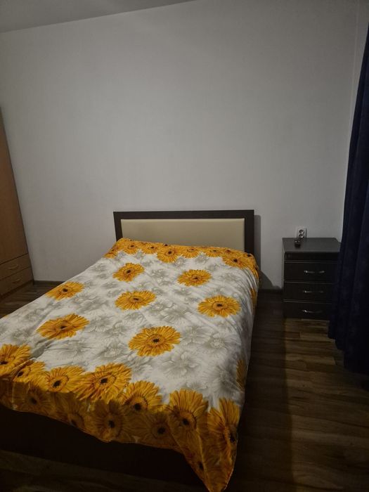 Închiriez apartament 2 camere, 2 balcoane, zona Stejarului, Florești,
