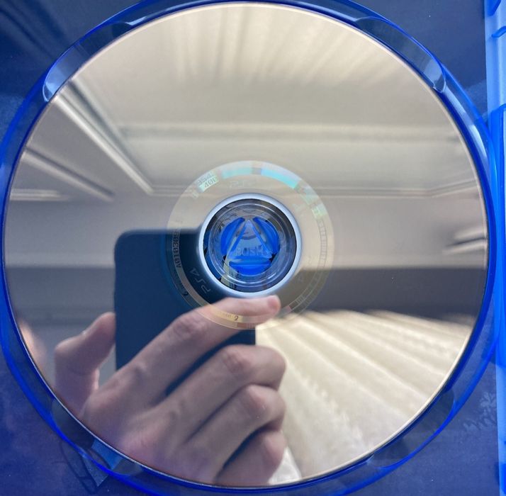 диск с игрой Fallout 76 на PS4