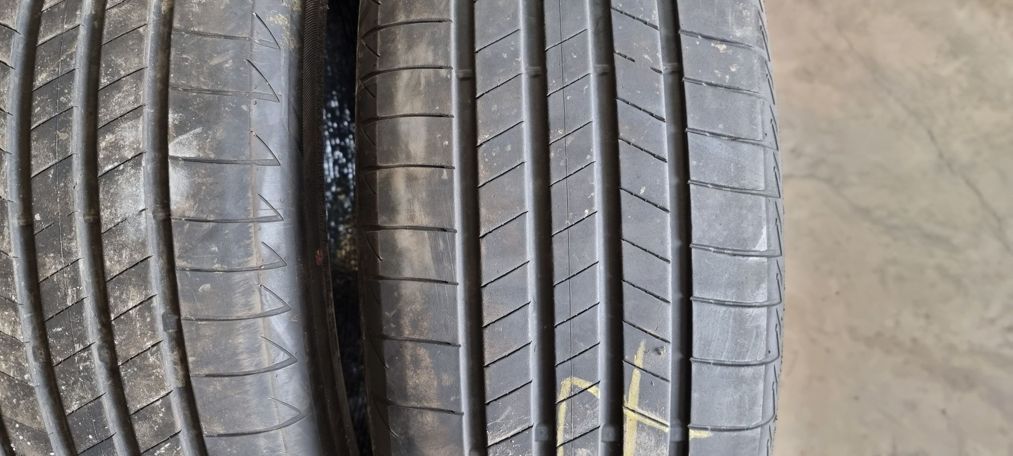 2бр 235/45/21 Bridgestone (2021)