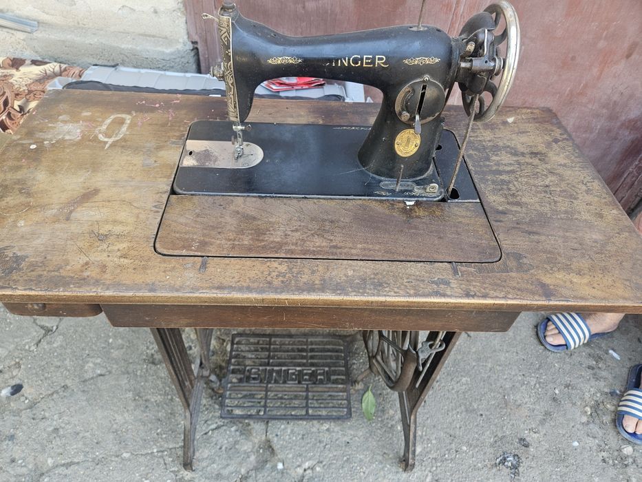 Vând mașină de cusut.  Singer