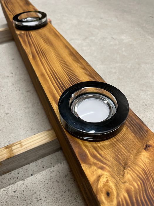 Дървена лампа с лунички