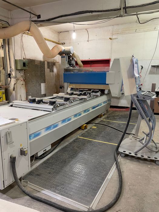 Дървообработващ пробивен център cnc за врати и мебели