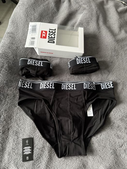 Diesel set 3 chiloti culoare neagra marimea L noi originali