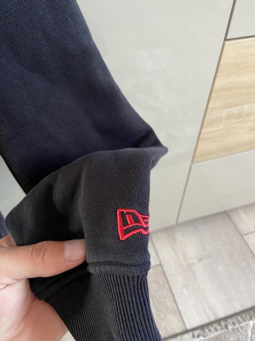 Vand hanorac new era negru nou