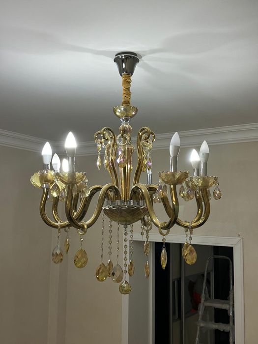 Люстра блестящяя