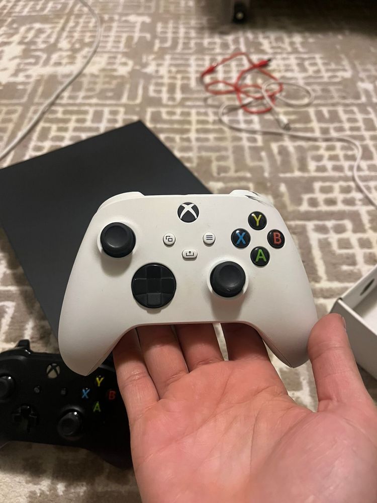 Продам  XBOX ONE X