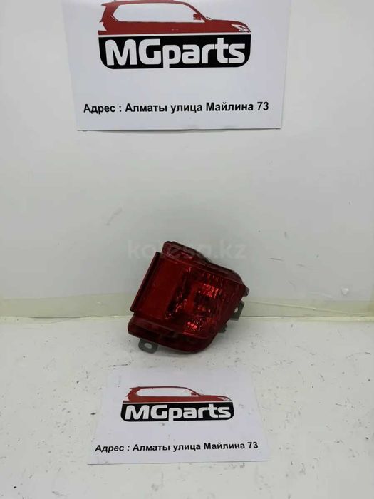 Катафот б/у оригинал в задний бампер Toyota Land Cruiser 200