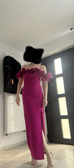Rochie de seara roz,purtata o singura data cateva ore la un eveniment!