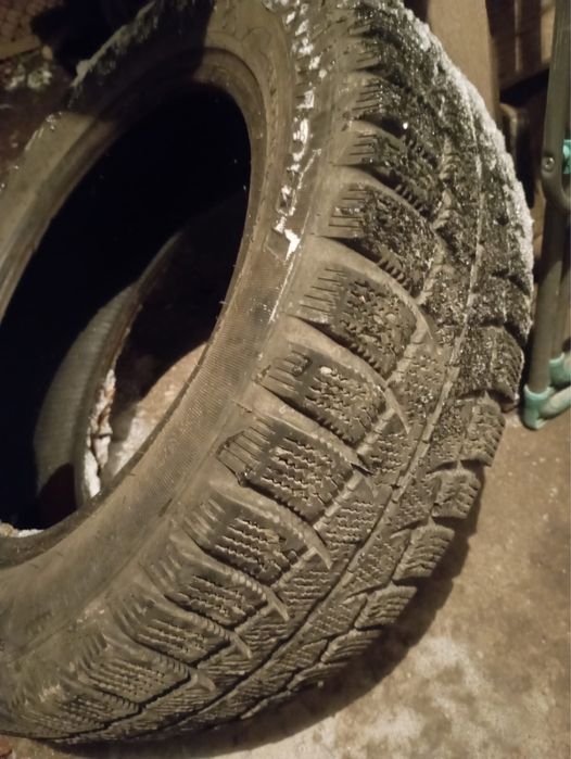 продам комплект зимних шин
