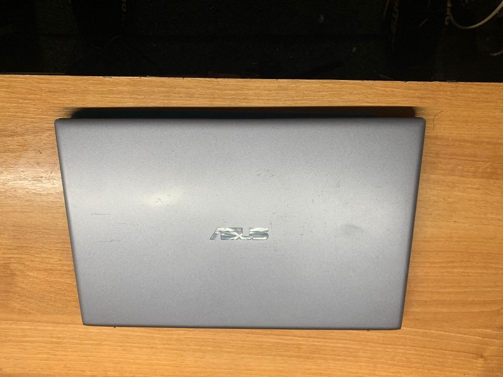 Laptop Asus X412F core i5 gen 8th,8gb ddr4 ,ssd 256  tasta S nu funct