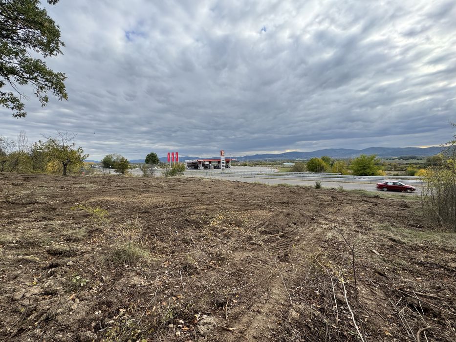 Продава поземлен имот в гр. Казанлък