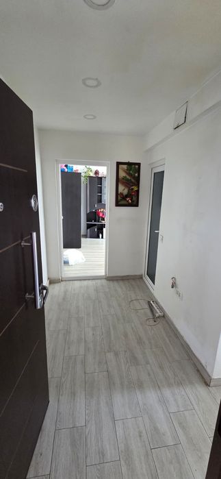 Vând apartament in COBADIN,2camere,etajul 4