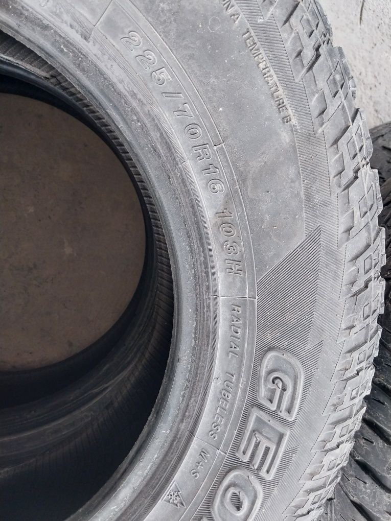 Шины 225/70 r16 2шт на запаску