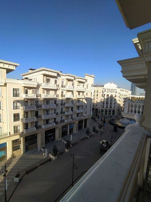 ЖК Boulevard 3/6/7 квартира с ремонтом 104м2: Вид на фонтан