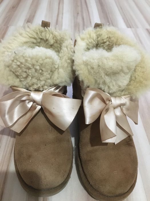 ugg uri marime 37