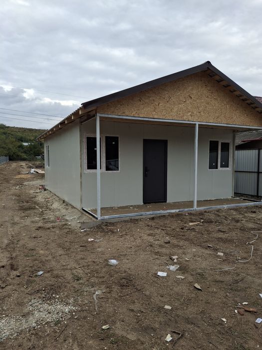 Case din panouri sandwich termoizolant