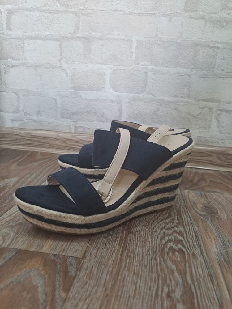 Продам новую обувь