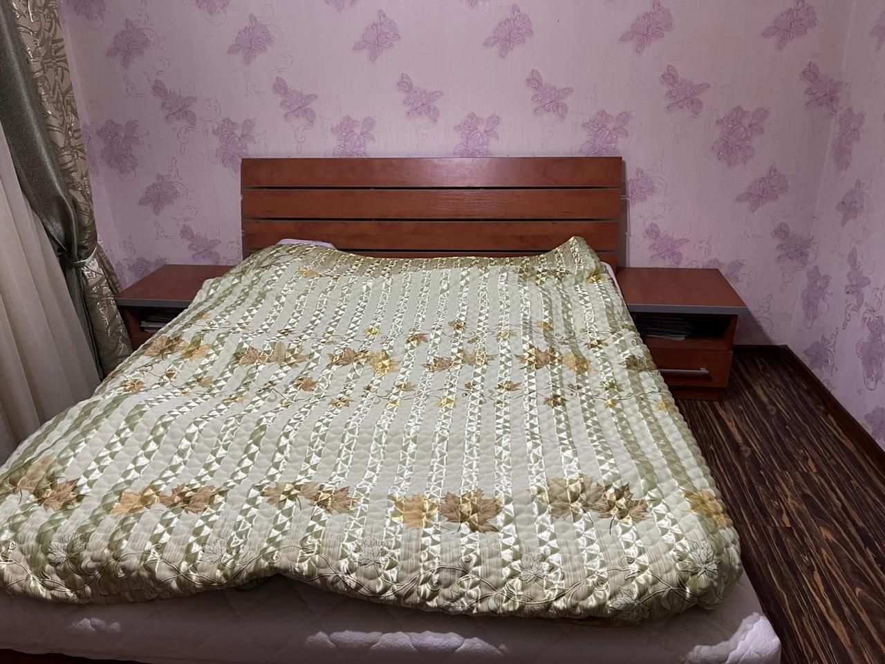 Двуспальная кровать