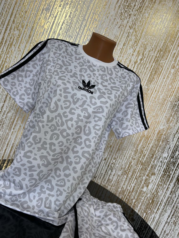 Compleu adidas scurt