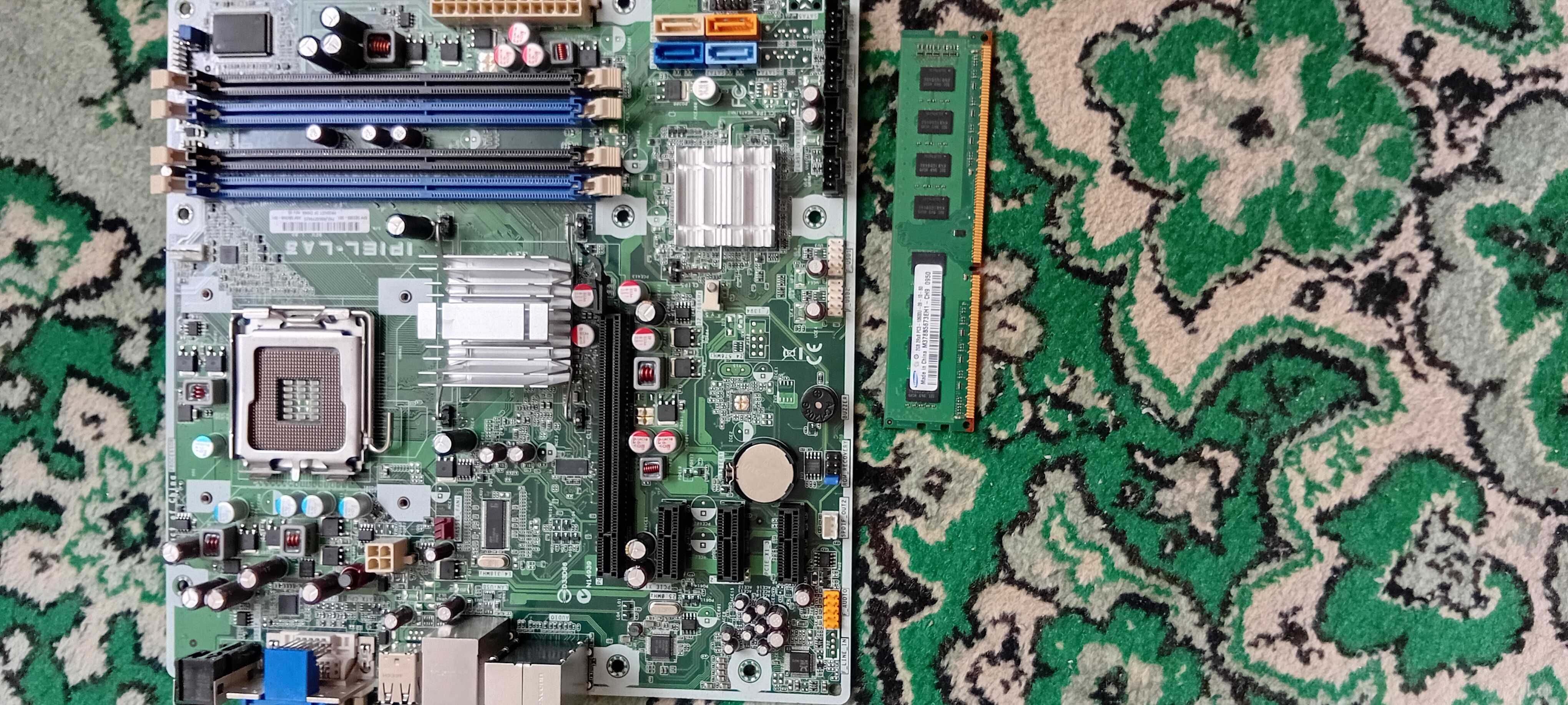 Продам материнскую плату ipiel la3 + 2гб ddr3