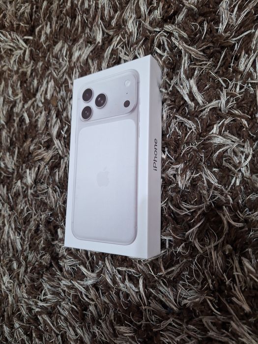 iPhone 17 Pro Max silver