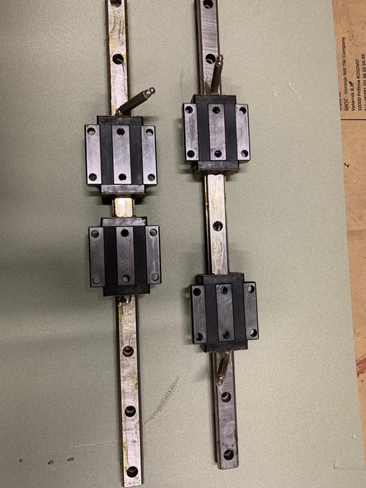 Ghidaj liniar THK 25/500 plus 4 patine THK 25