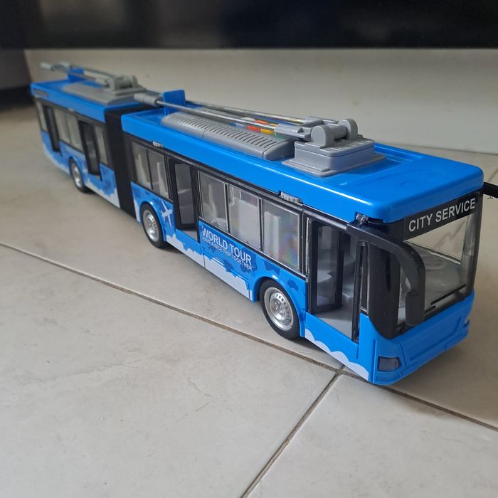 Детски играчки - тролей и кран