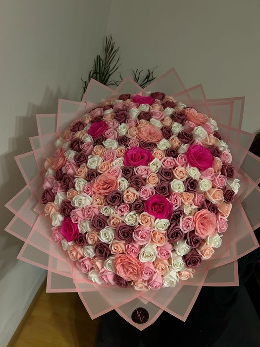 Buchet 201 trandafiri săpun/ combinatii de culori nuante de roz roșu