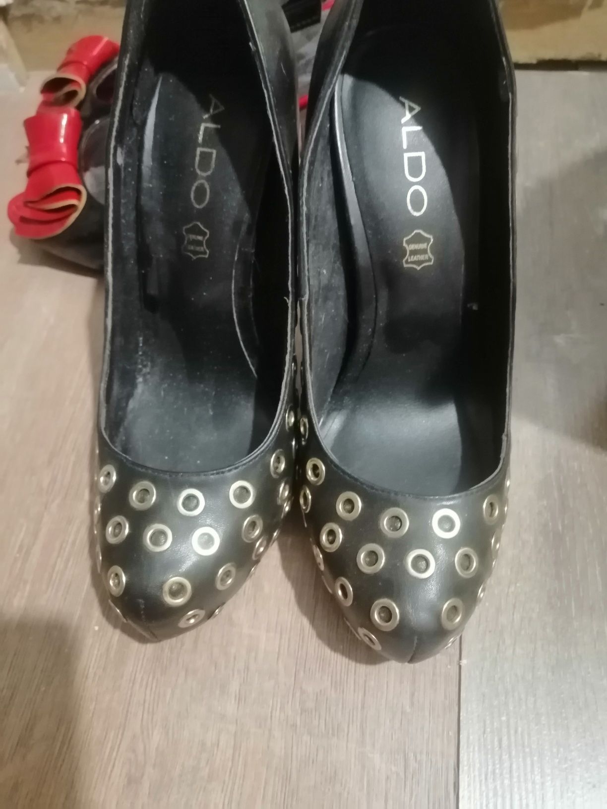 Продам женскую  обувь