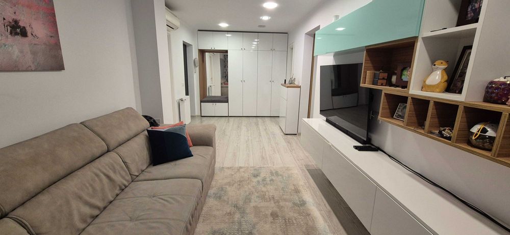 Vand apartament str. Constitutiei,  zona Policlinica 2