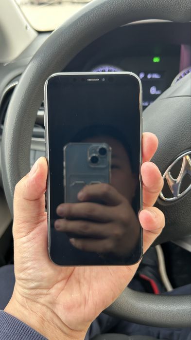 Айфон XR  в хорошем состояние