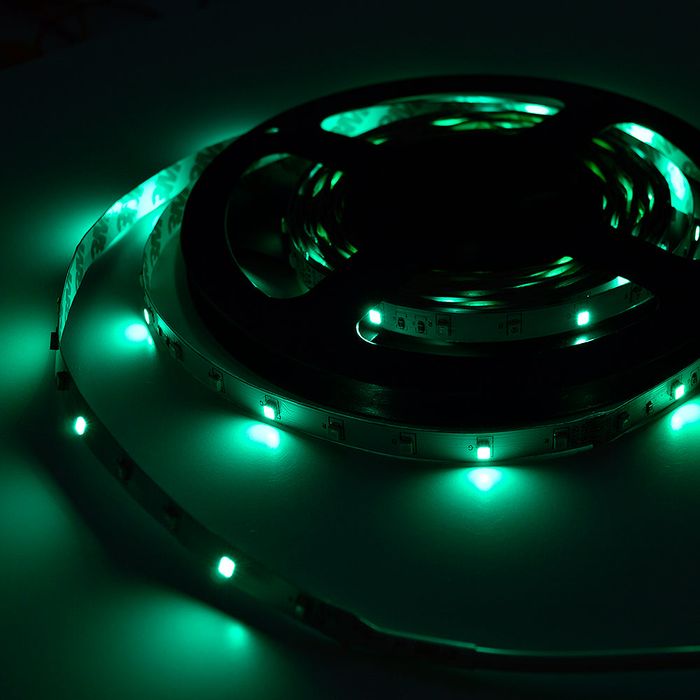 Banda LED PNI D-Light 60RGB flexibila de interior 60 leduri/m 12V 5m