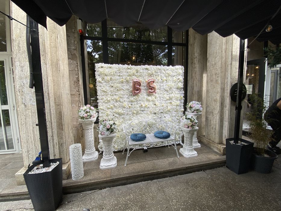 Inchiriez aranjament floral,panou floral pentru nunta,botez,zi nastere