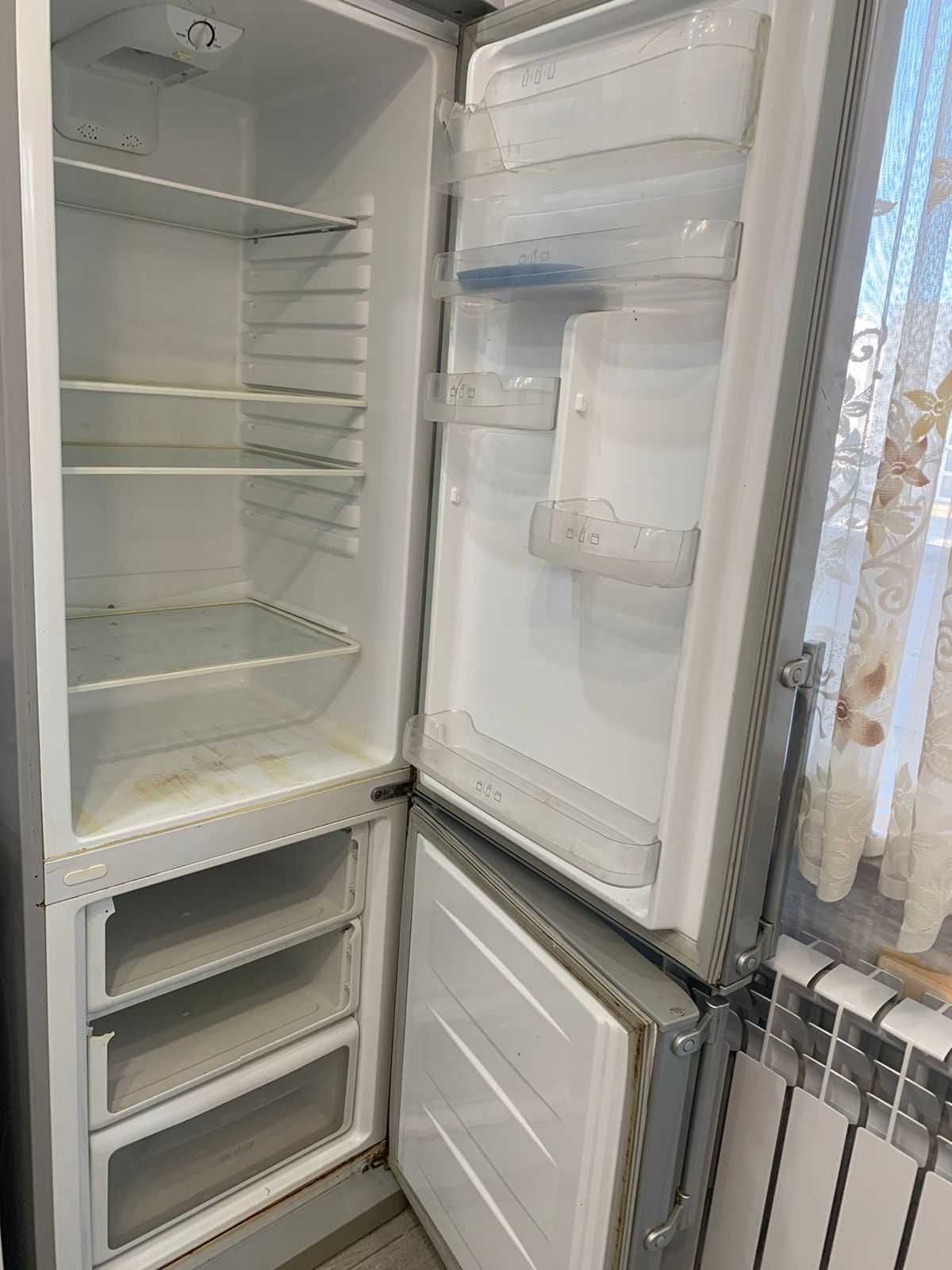 Продам холодильник, самовывоз