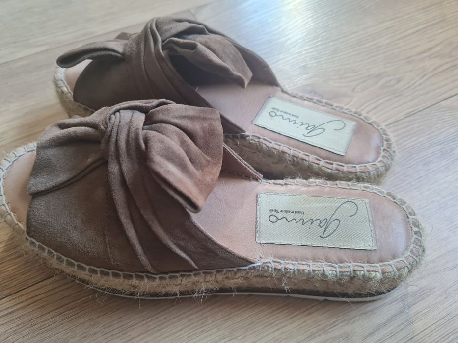 Papuci piele intoarsa