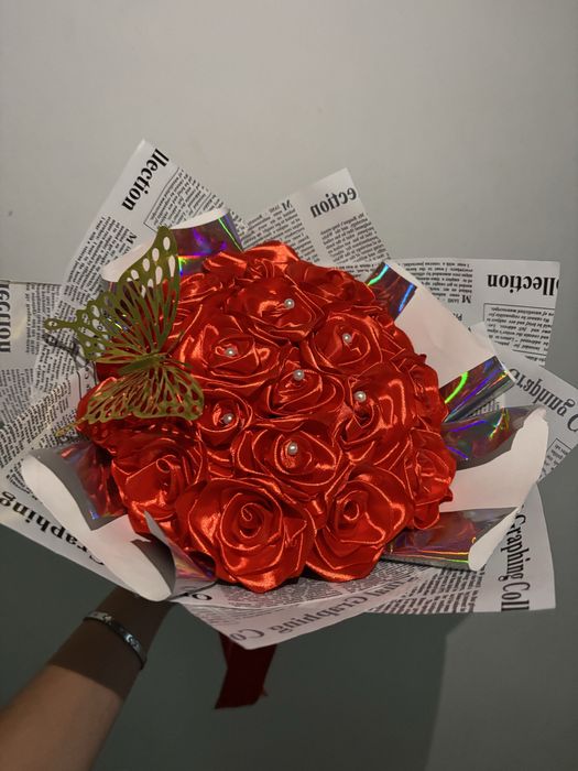 Buchet trandafiri satin