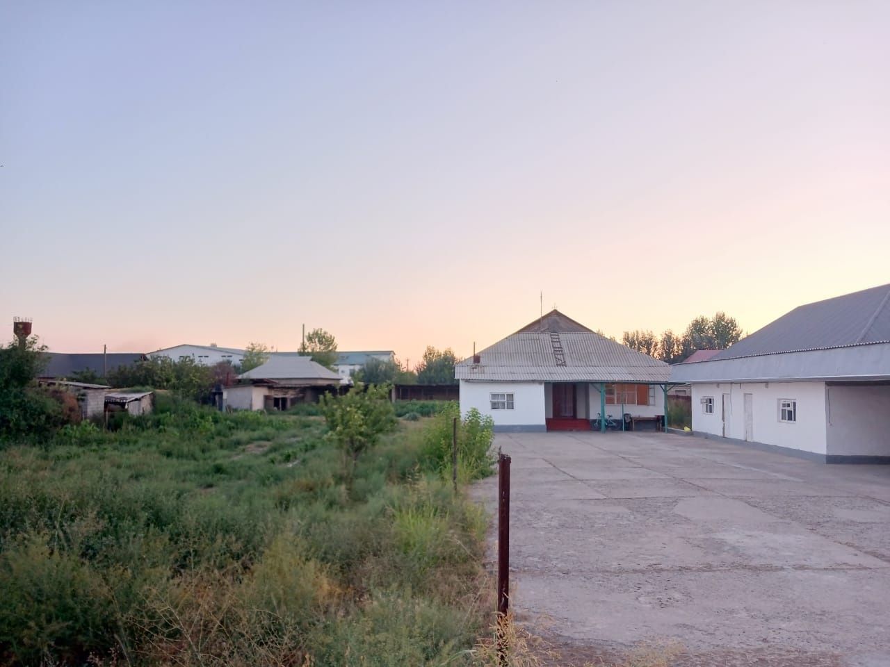 Үй сатылады. Дом продается