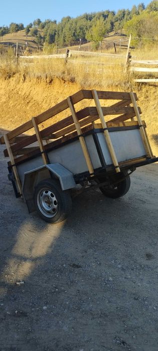 Ремарке за автомобил с регистрация