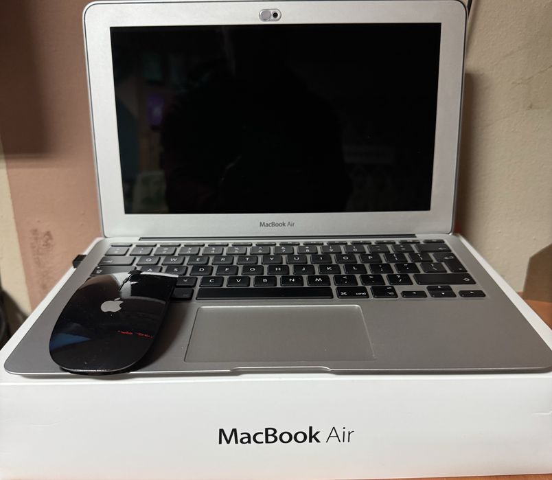 Macbook Air (11 inch early 2014)