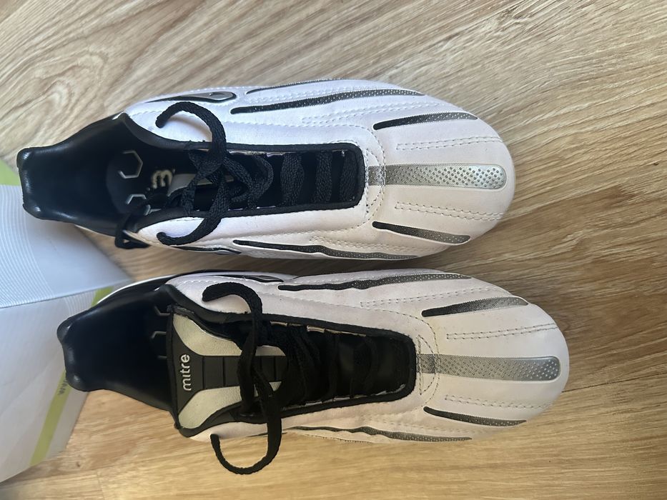 Футболни обувки