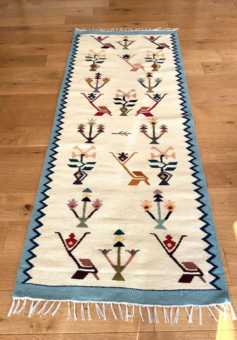 Covor tradițional țesut manual