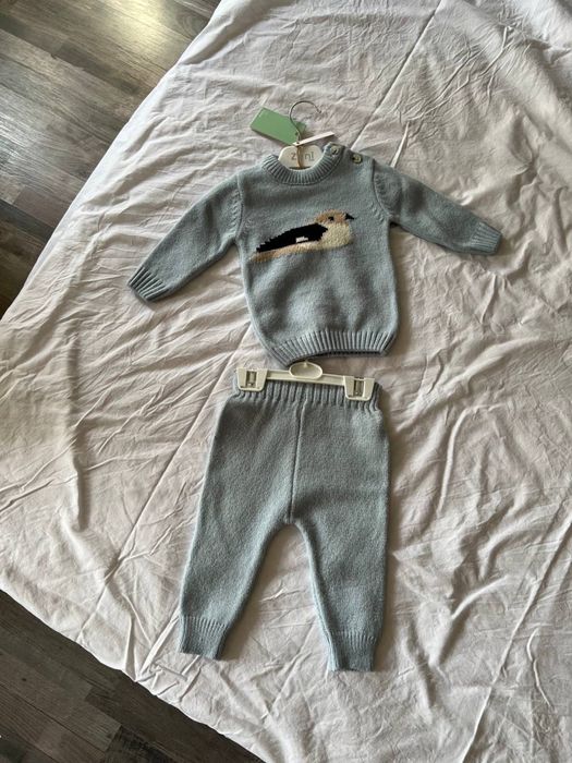 Продам новый теплый костюм для малыша