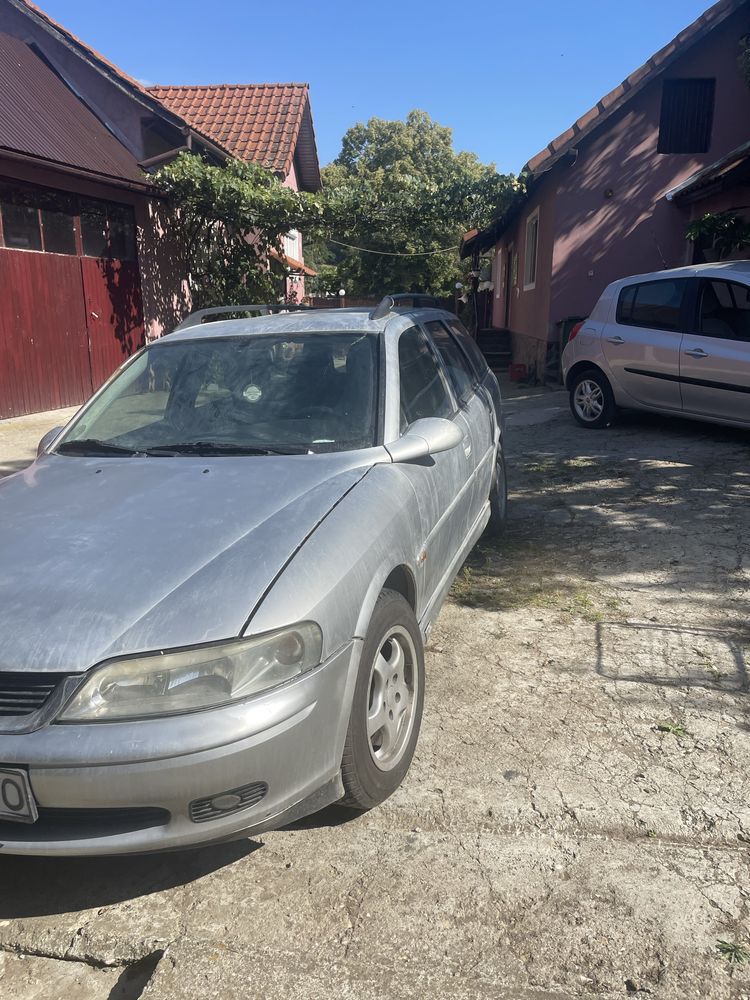 Vand opel vectra B cu mororul defect pentru Rabla sau dezmembrat